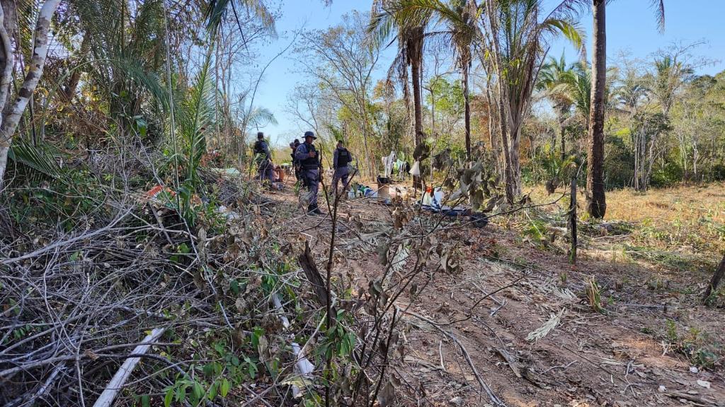 Polícia Militar impede invasão a fazenda e prende quatro suspeitos do crime