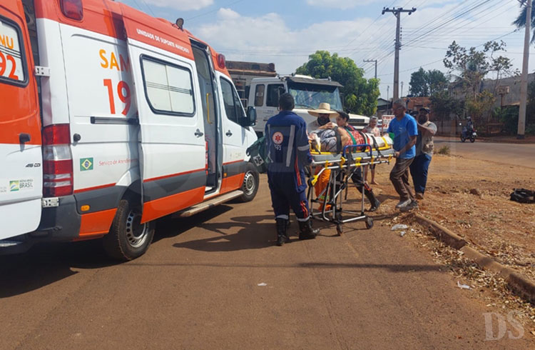 EM TANGARÁ – Mulher tem perna decepada após colisão entre moto e caminhão