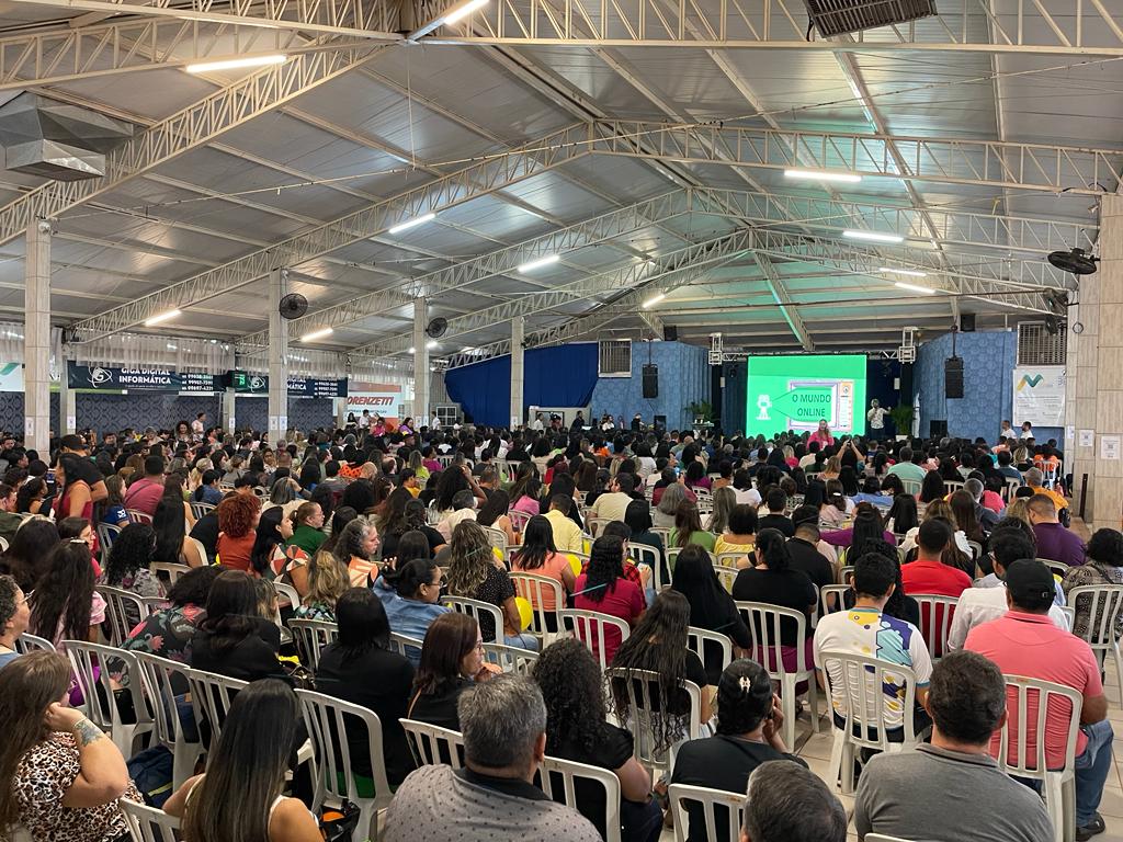 AÇÃO PEDAGÓGICA - “EduMotivação é uma injeção de energia e estímulo para profissionais da Educação”, diz professora