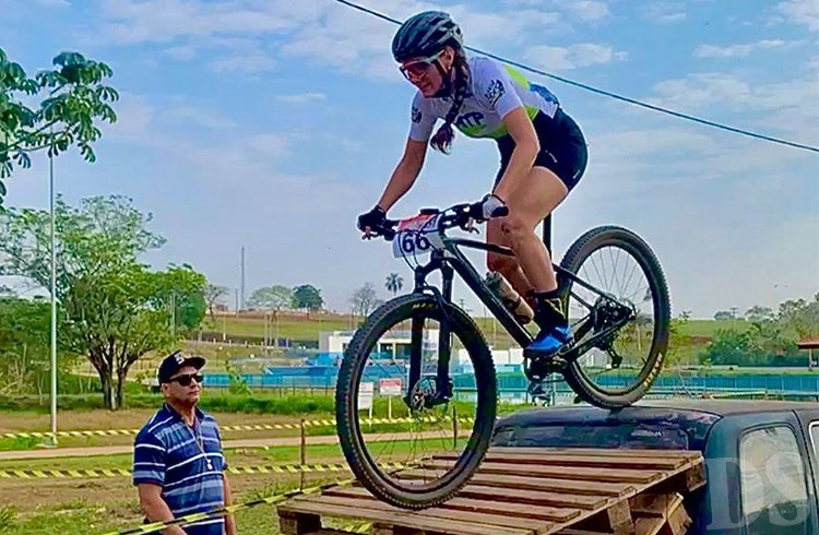 DE BRASNORTE – Sandra Pietsch conquista Matogrossense de MTB Feminino
