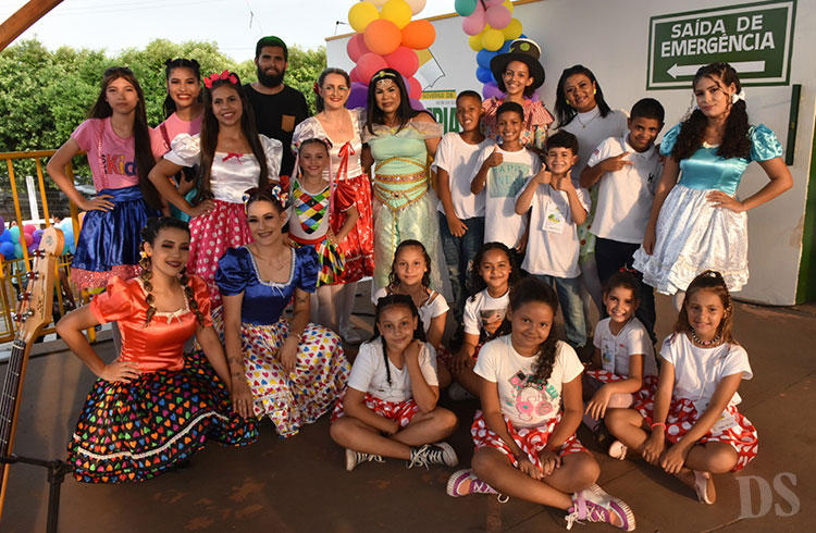 NOVA OLÍMPIA – Alunos da rede municipal comemoraram Dia das Crianças