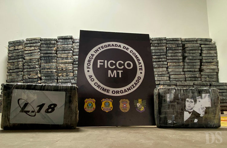 COMBATE AO TRÁFICO – Força integrada apreende uma tonelada de cocaína