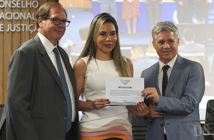 DESTAQUE NACIONAL – Mato Grosso foi o Estado da Amazônia Legal que mais entregou títulos na Semana de Regularização Fundiária