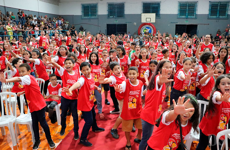 TANGARÁ CONTRA AS DROGAS – Mais de 700 alunos de escolas municipais participam de formatura do Proerd