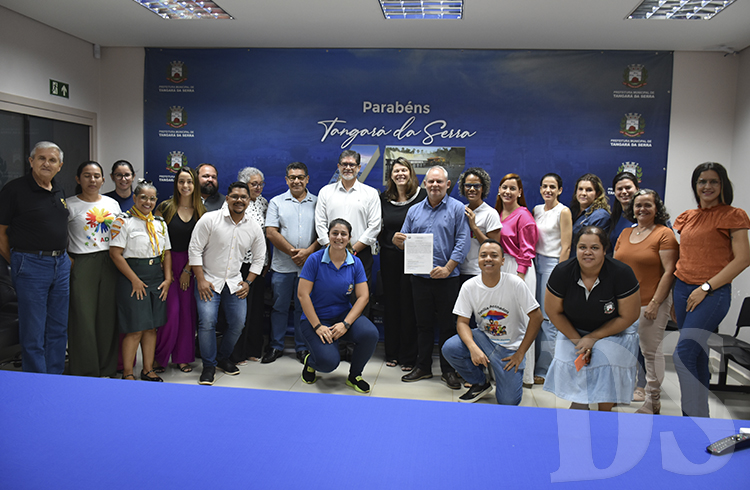 TANGARÁ DA SERRA - Empossados novos membros do Conselho Municipal de Direito da Criança e Adolescente