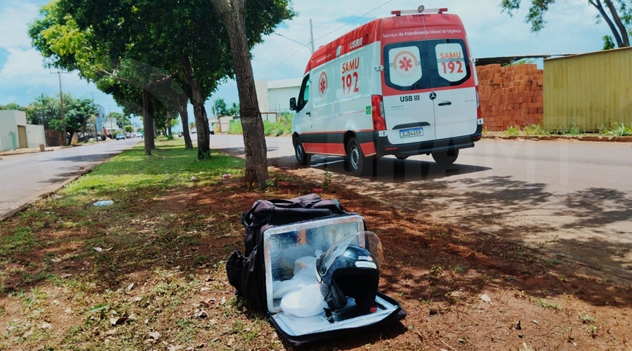 CHEGOU A SER ENTUBADO - Entregador de 31 anos morre após perder o controle da motocicleta e bater em árvore