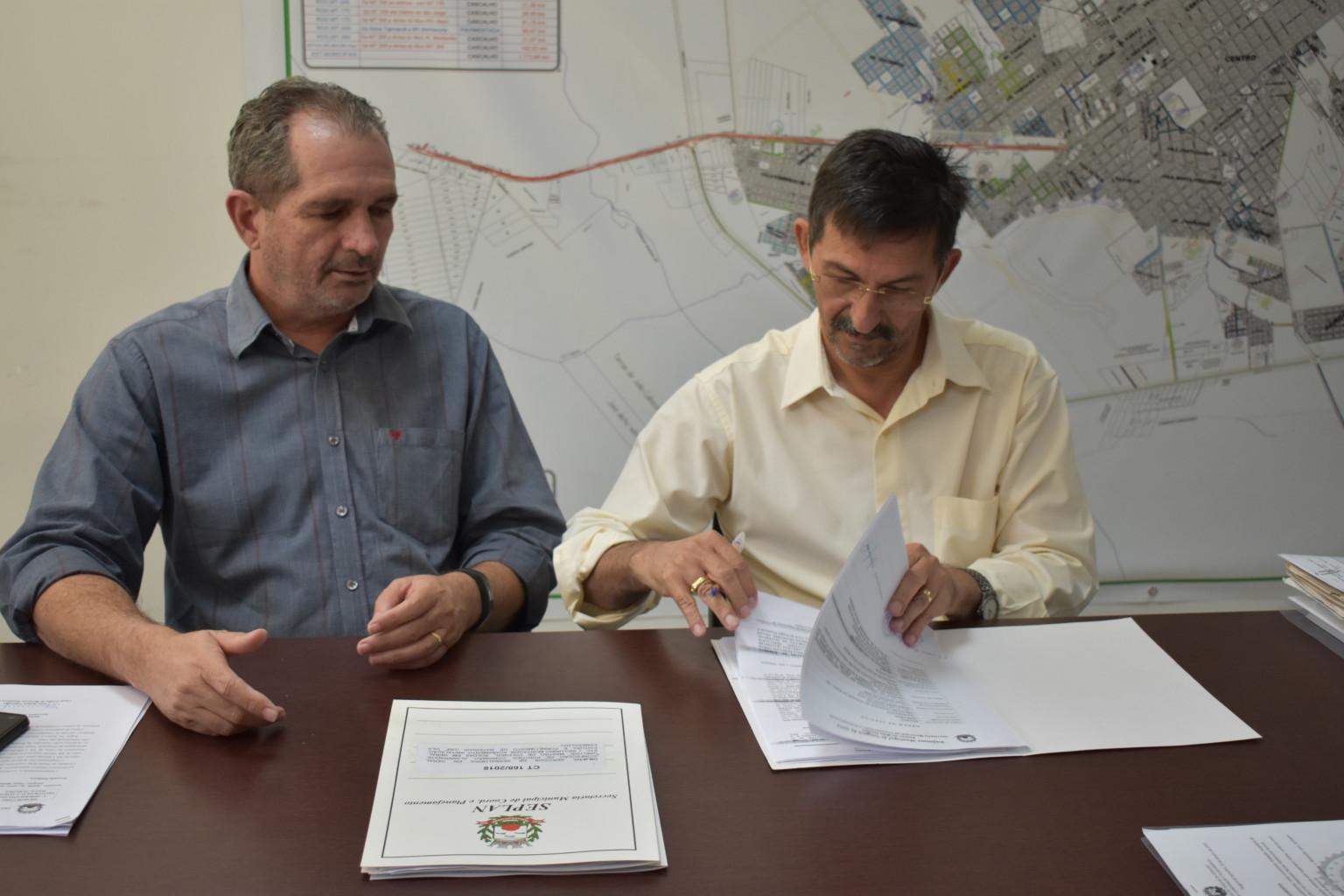 ENRIQUECIMENTO ILÍCITO - Junqueira e Itamar Bonfim tem direitos políticos suspensos e ex-secretário deverá ressarcir erário estadual em R$374.774,02