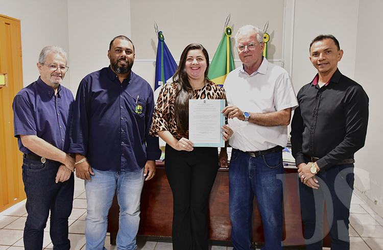 POSSE - Thereza Thomazia assume como nova secretária de Assistência Social de Nova Olímpia