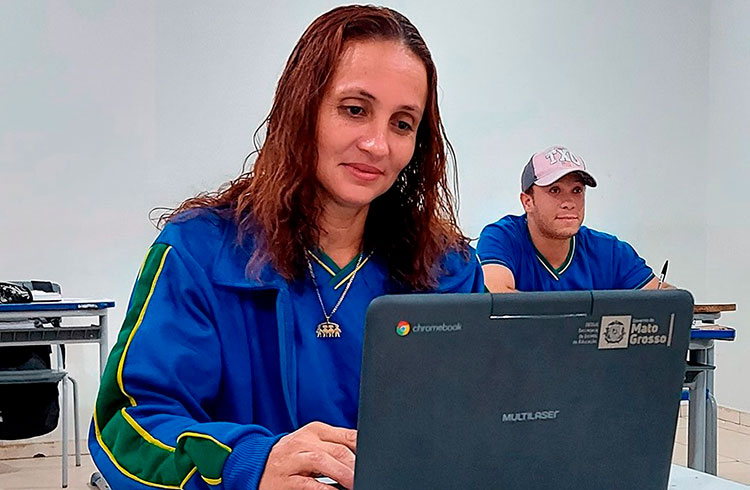 INTERCÂMBIO – Aos 40 anos, estudante de escola no campo vai para Inglaterra