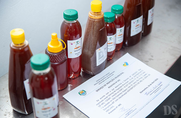 MAIS SEGURANÇA ALIMENTAR – 5° Selo de Inspeção é entregue para produtores de mel