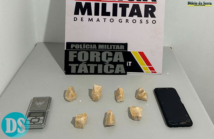 BAIRRO MONTE LÍBANO – Polícia Militar apreende entorpecentes e prende suspeito
