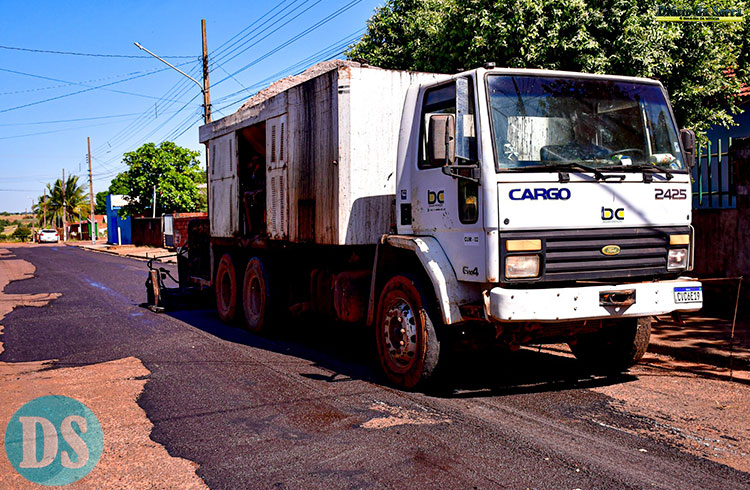 Prefeitura inicia obra de microrrevestimento em ruas e avenidas
