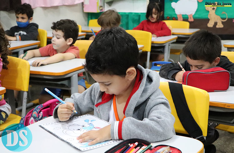 RECESSO ESCOLAR – Aulas das redes municipal e estadual de ensino seguem até sexta-feira