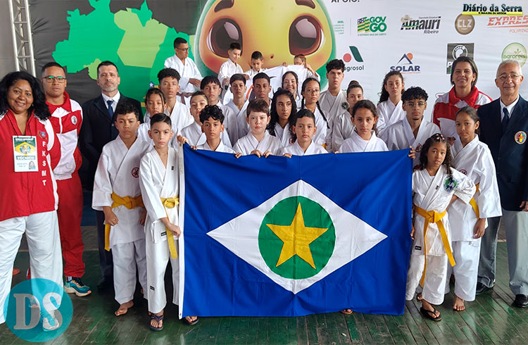 KARABOM – Alunos conquistam 10 medalhas em campeonato brasileiro de Karatê