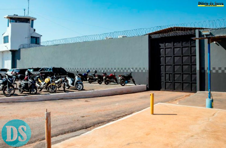 É PROCURADO – Suposto líder do CV, Batman é solto, rompe tornozeleira dois dias depois e foge