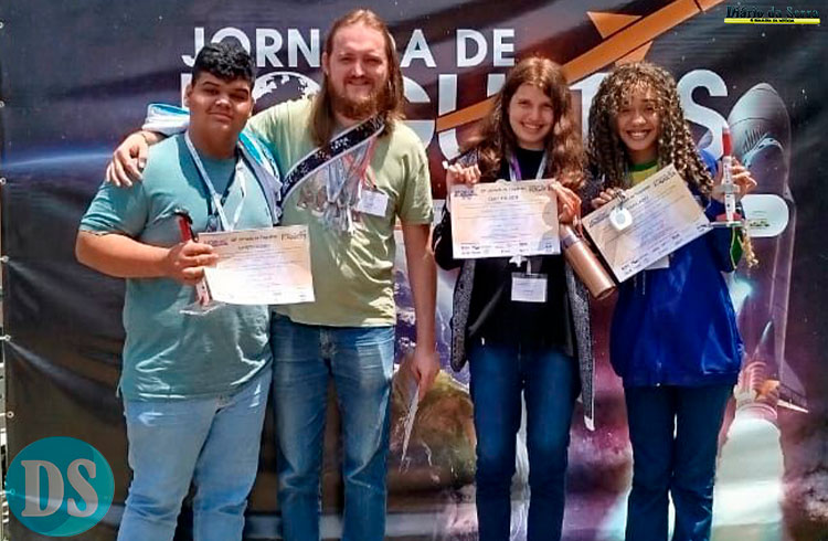 ESCOLA DE TEMPO INTEGRAL – Jonas Lopes participa de Mostra Brasileira de Foguetes e traz Prata para Tangará da Serra