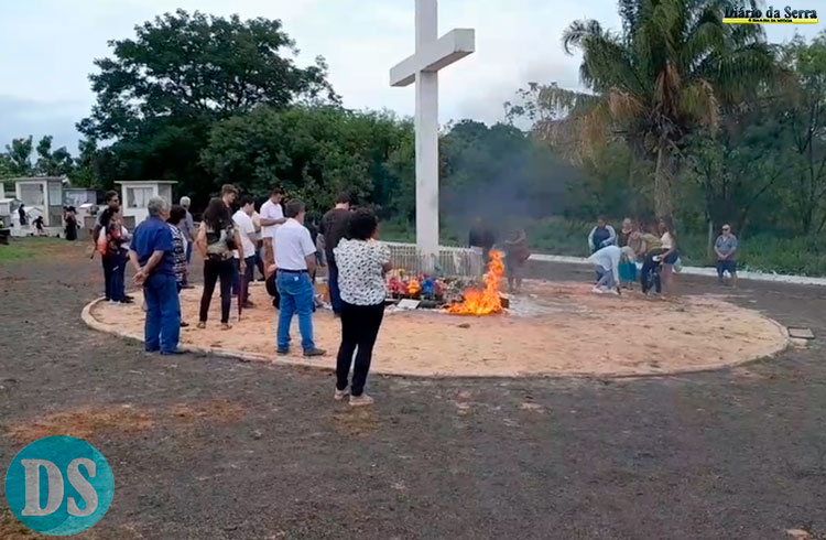 Cemitérios de Tangará da Serra recebem milhares de visitantes