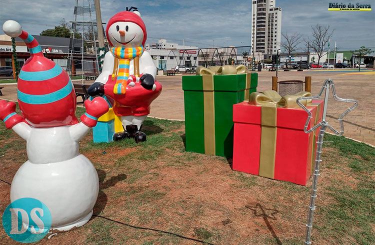 NATAL ILUMINADO 2024 – Papai Noel chega neste sábado a Tangará e receberá a chave da cidade das mãos do prefeito Vander