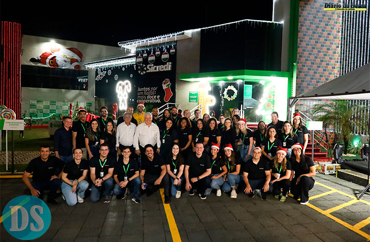 Inauguração da Praça Ido Egon Driemeyer marca início do Natal de Luz Sicredi