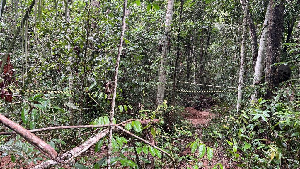 LUCAS DO RIO VERDE - Politec é mobilizada para perícias em cemitério clandestino; primeira vítima é identificada