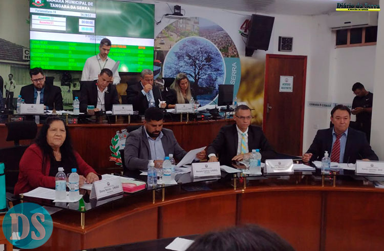 PRIMEIRA SESSÃO ORDINÁRIA – Com a presença do prefeito e vice, Câmara inicia os trabalhos de 2025