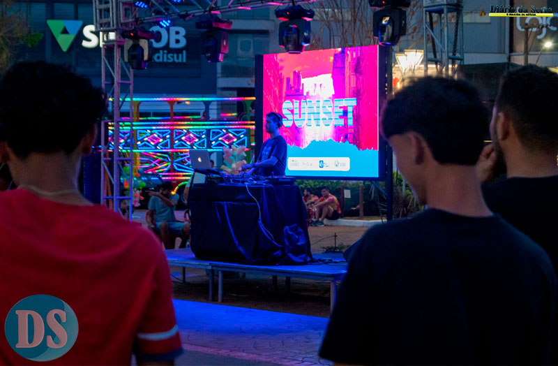 Tangará recebe 2ª edição do Praça Sunset com apresentações de música eletrônica ao pôr do sol