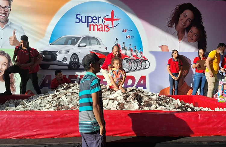 Super Mais Supermercados encerra promoção Acelerada 2024 premiando seis tangaraenses