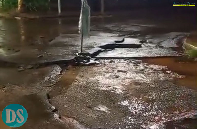EM RESIDÊNCIAS E COMÉRCIOS – Apesar de chuvas alcançarem 120 milímetros, Defesa Civil e Bombeiros não receberam chamado por alagamentos