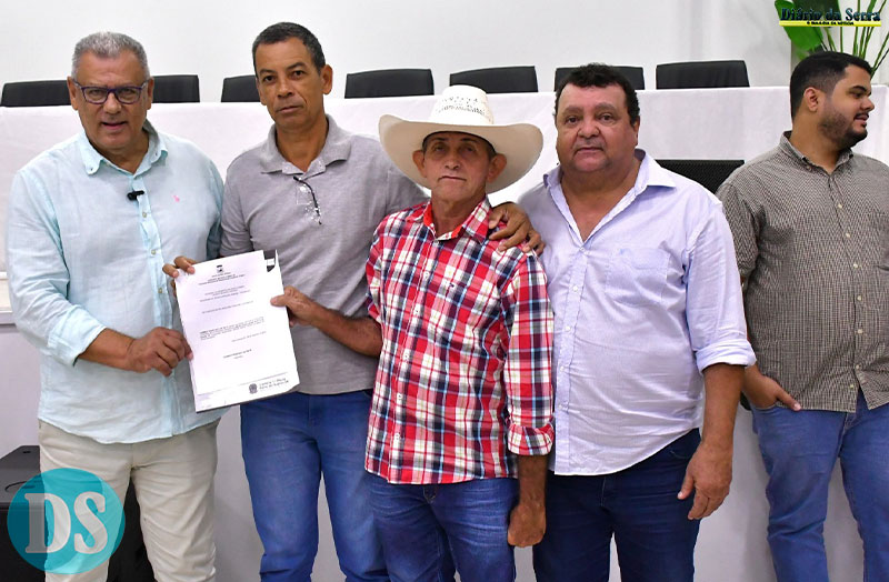 TÍTULOS DEFINITIVOS – Prefeitura de Nova Olímpia entrega 63 títulos de Regularização Fundiária a moradores do Santa Rosa