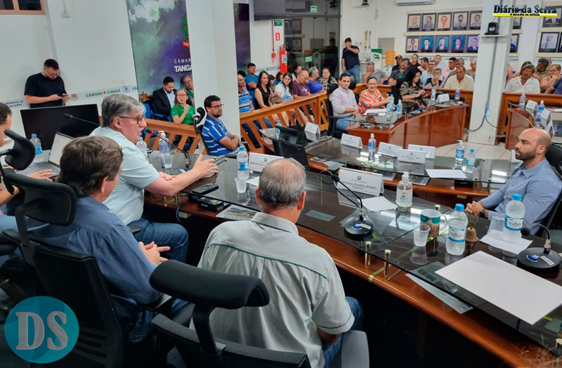 EM ASSEMBLEIA – Feirantes decidem manter horário noturno nas quartas-feiras