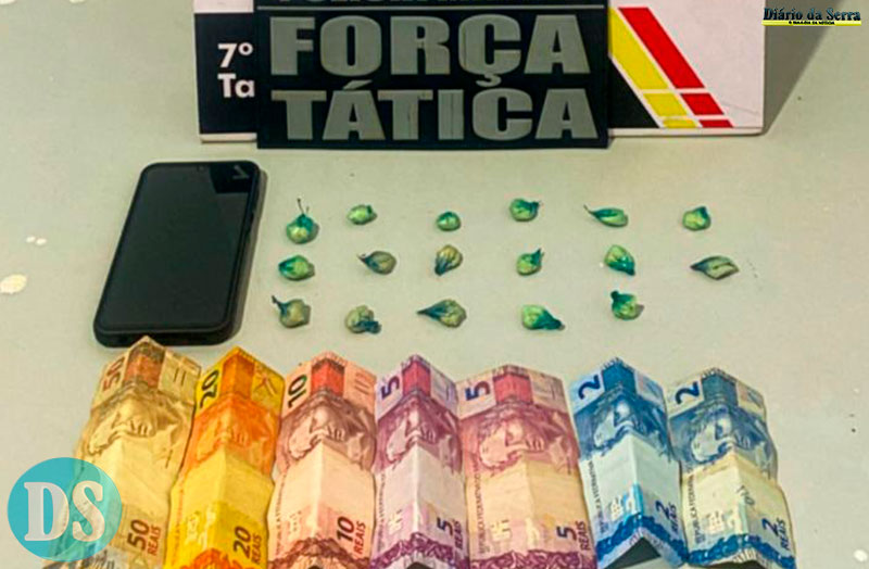 OPERAÇÃO TOLERÂNCIA ZERO – Força Tática prende homem acusado de vender drogas em praça do bairro San Diego
