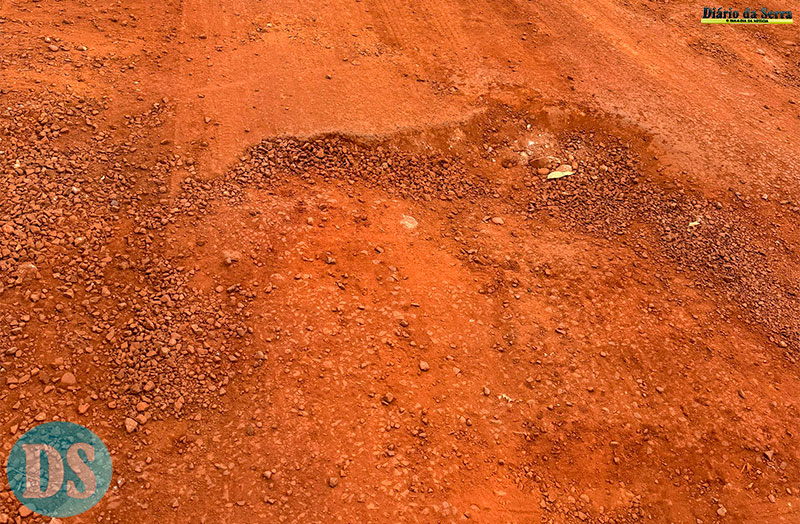 GALERIA DE ÁGUAS – Moradores reclamam de serviço inacabado no Alto da Boa Vista