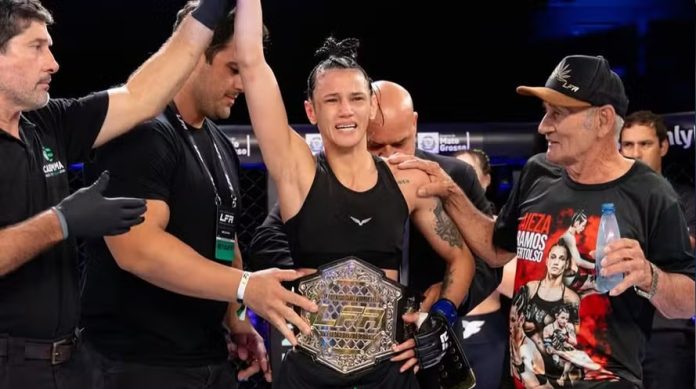 Mato-grossense Aieza Bertolso finaliza e conquista cinturão mundial peso-palha