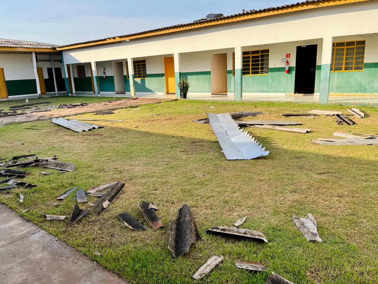 Chuva forte provoca infiltração e danos na sede da Prefeitura de Nova Olímpia