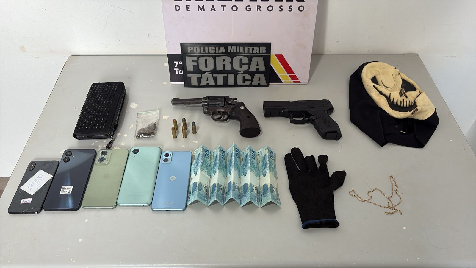 TANGARÁ DA SERRA - Força Tática prende suspeito por roubos e apreende arma de fogo e munições
