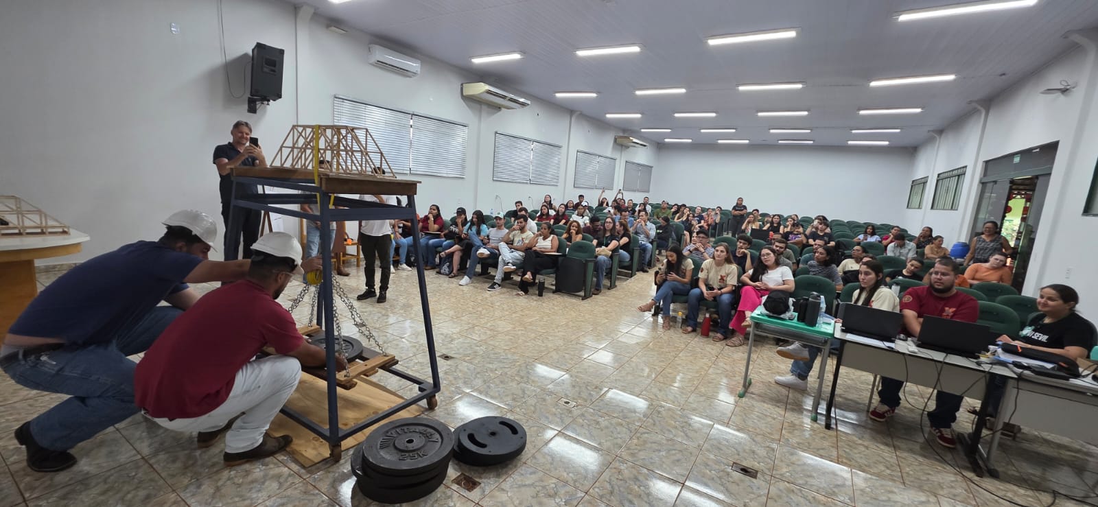 Formação e Tecnologia - Semana da Engenharia Civil movimenta Unemat com inovação, visitas técnicas e desafios científicos