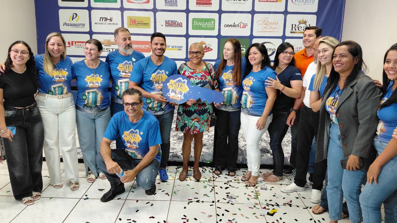 Sonho realizado - Moradora do Jardim Paraíso fatura casa sorteada na Campanha Natal Premiado CDL