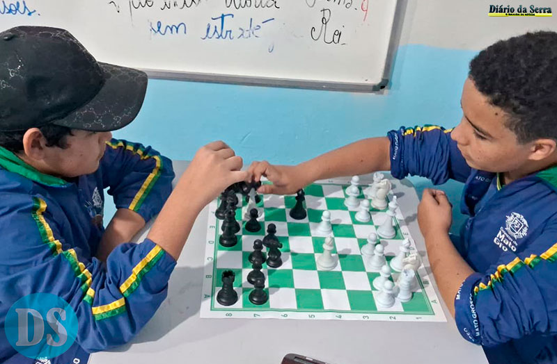 Alunos de Tangará disputam Festival de Xadrez Escolar em Cuiabá