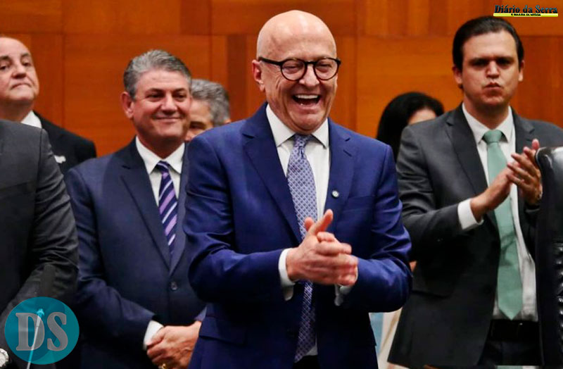 Assembleia dá posse a Pivetta no Governo: “Responsabilidade”