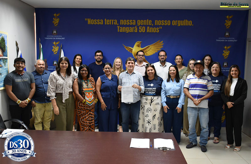 Prefeito Vander Masson empossa novo Conselho Municipal de Saúde
