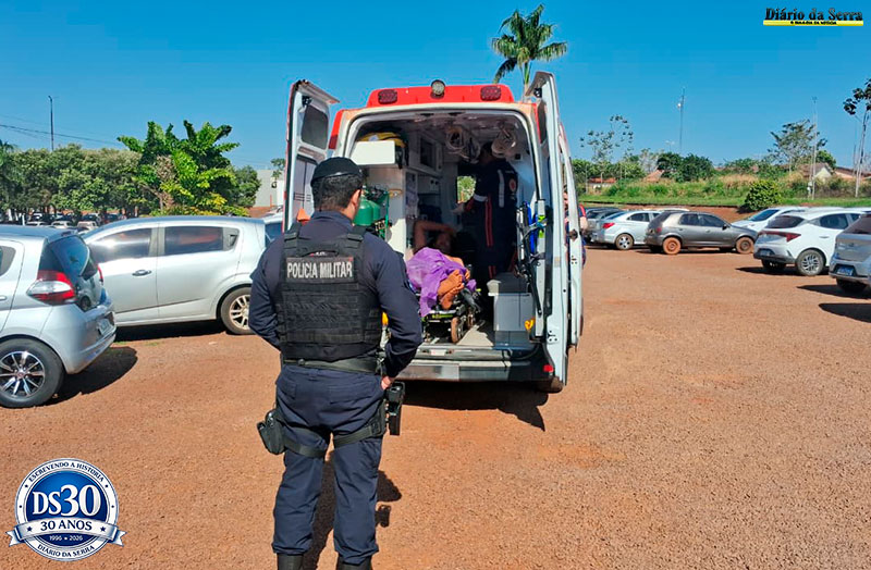 DESORIENTADO - Homem é encontrado  perambulando nu em Prefeitura; PM e Samu foram acionados