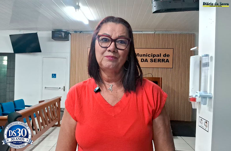 EM AGOSTO - Professora Joeli assume vaga na Câmara de Tangará