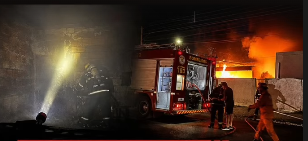 VILA ALTA - Trabalho rápido do Corpo de  Bombeiros impede que residências fossem destruídas por incêndio