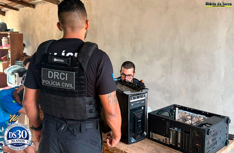 OPERAÇÃO CESIN - Polícia Civil cumpre mandados em Juína em combate à pornografia infantil na internet