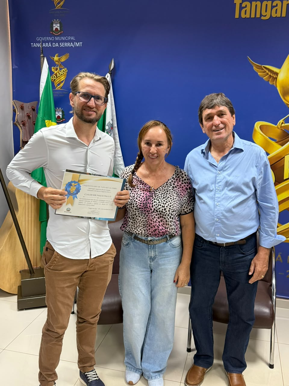 DIA ESPECIAL - Prefeitura de Tangará da Serra homenageia contadores pelo fortalecimento das políticas sociais