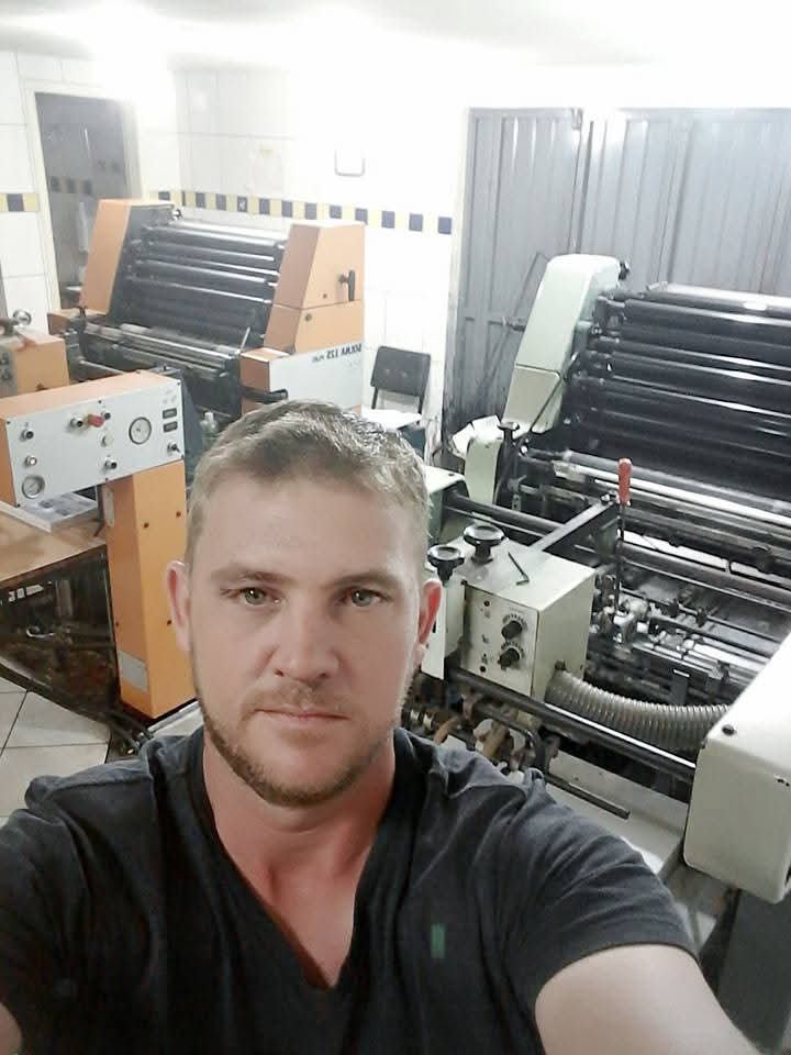 DS 30 ANOS - De encadernador a impressor: Odinei construiu sua trajetória no setor gráfico do Diário da Serra