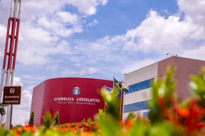 ALMT terá 18 deputados reeleitos e cinco estreantes