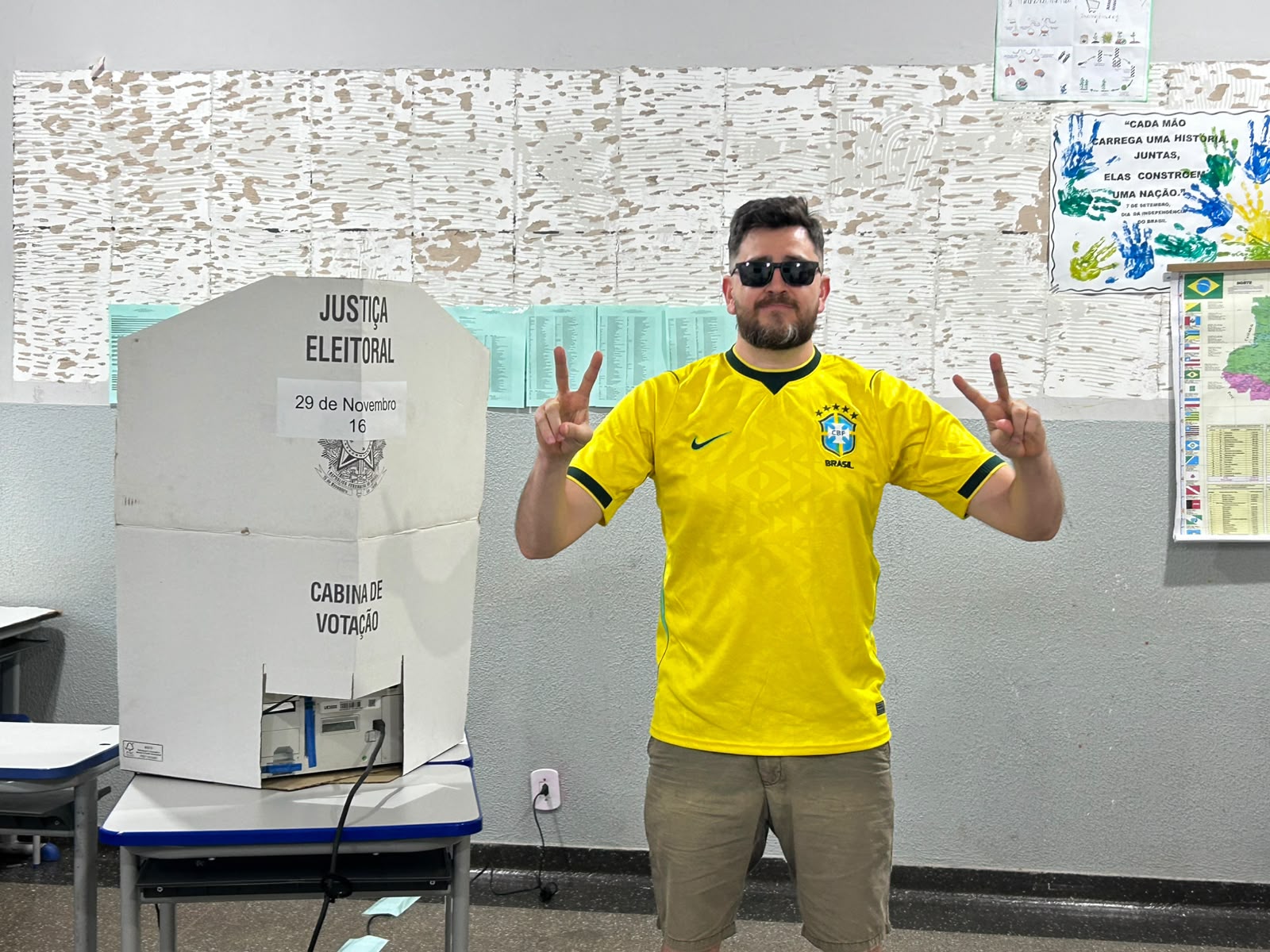 Maurício Escobar vota em Tangará da Serra e destaca expectativa por mudança nas eleições